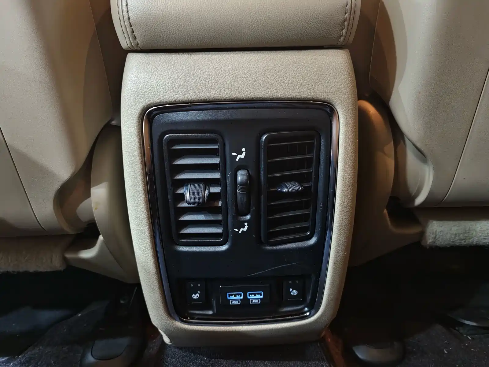 Фото 14 - Jeep Grand Cherokee (Import)
