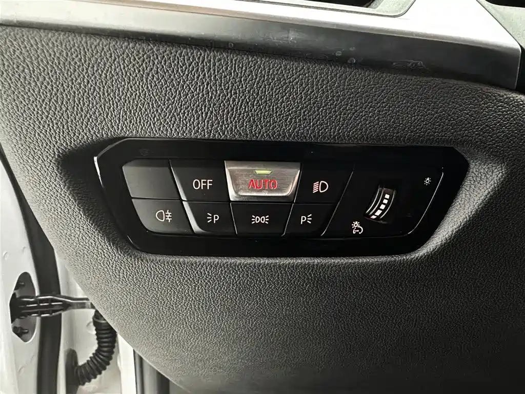 BMW 3 Series 2023 320Li M Sport Package фото 18