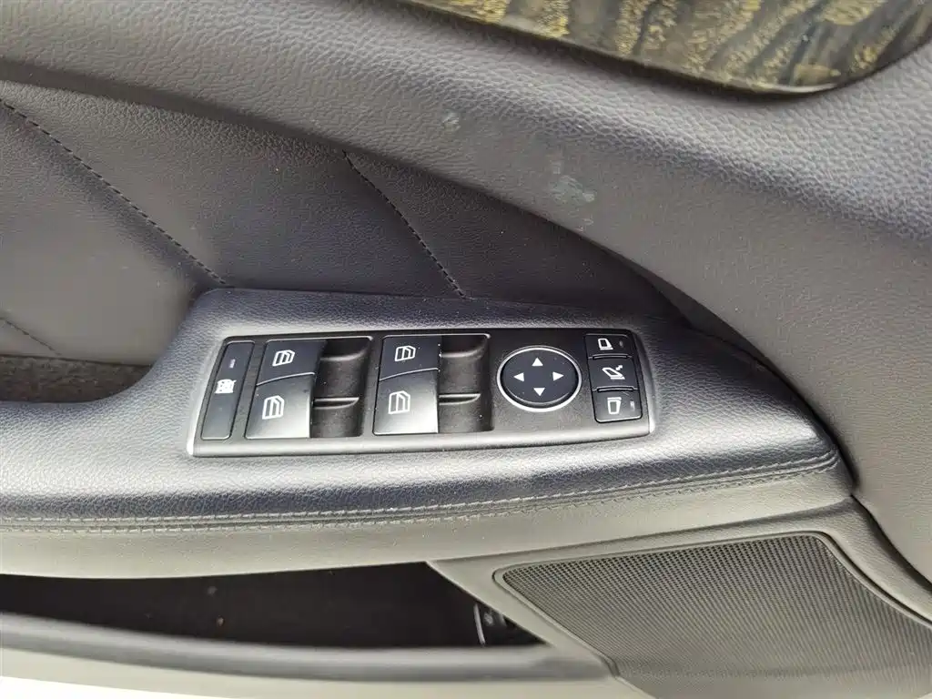 Mercedes-Benz CLS 2015 CLS 320 фото 9