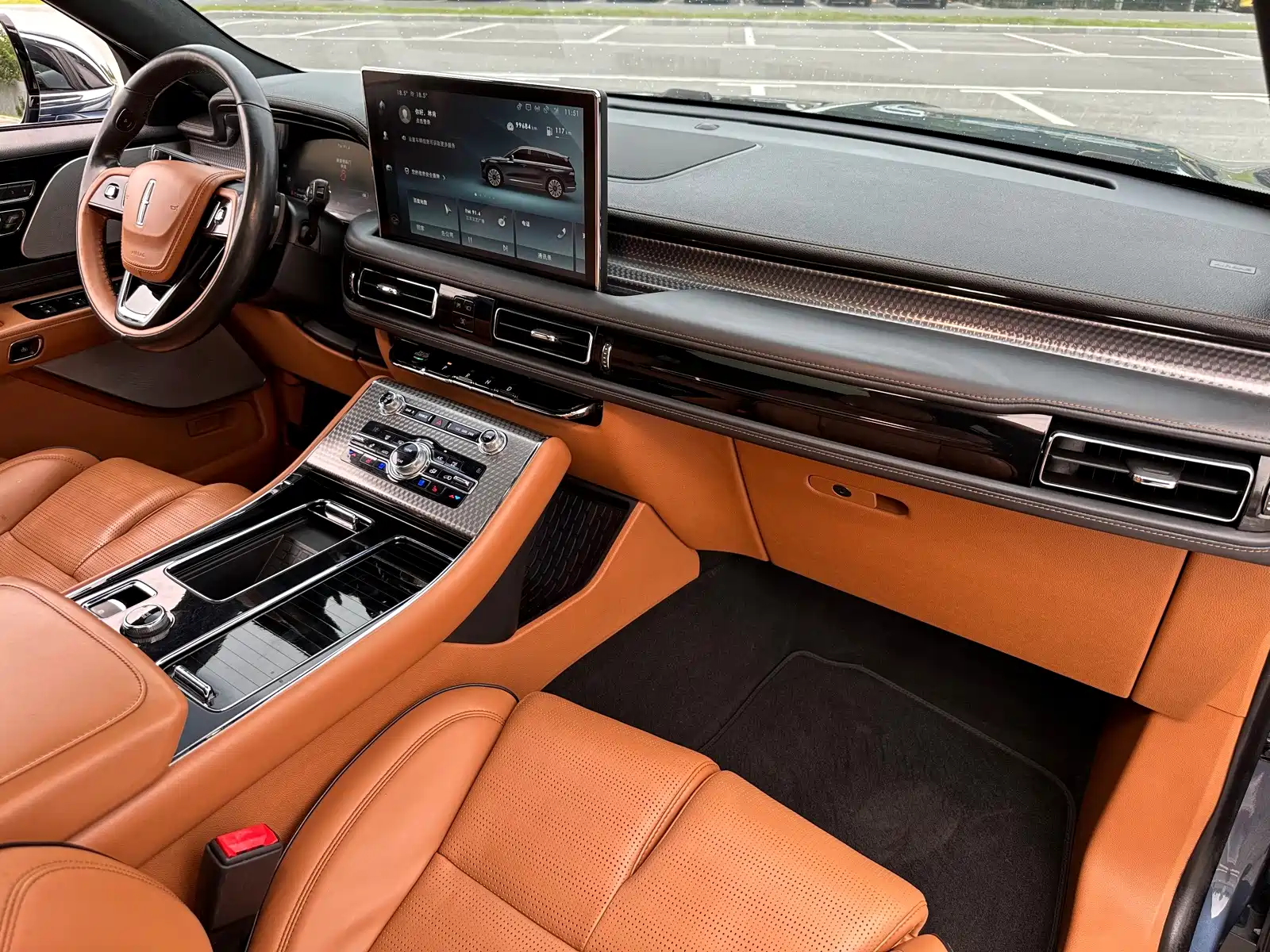 Фото 34 - Lincoln Aviator