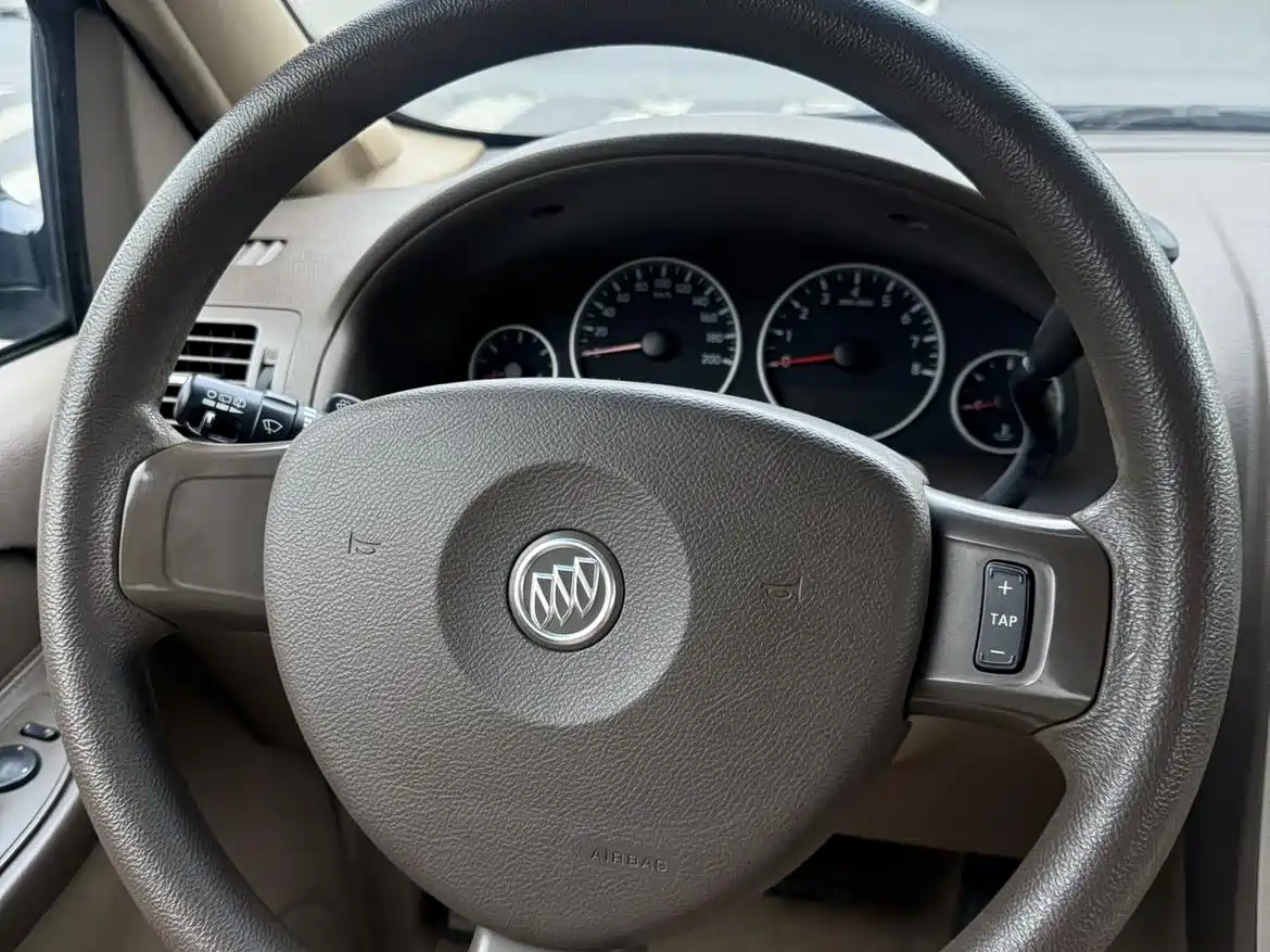 Фото 16 - Buick GL8