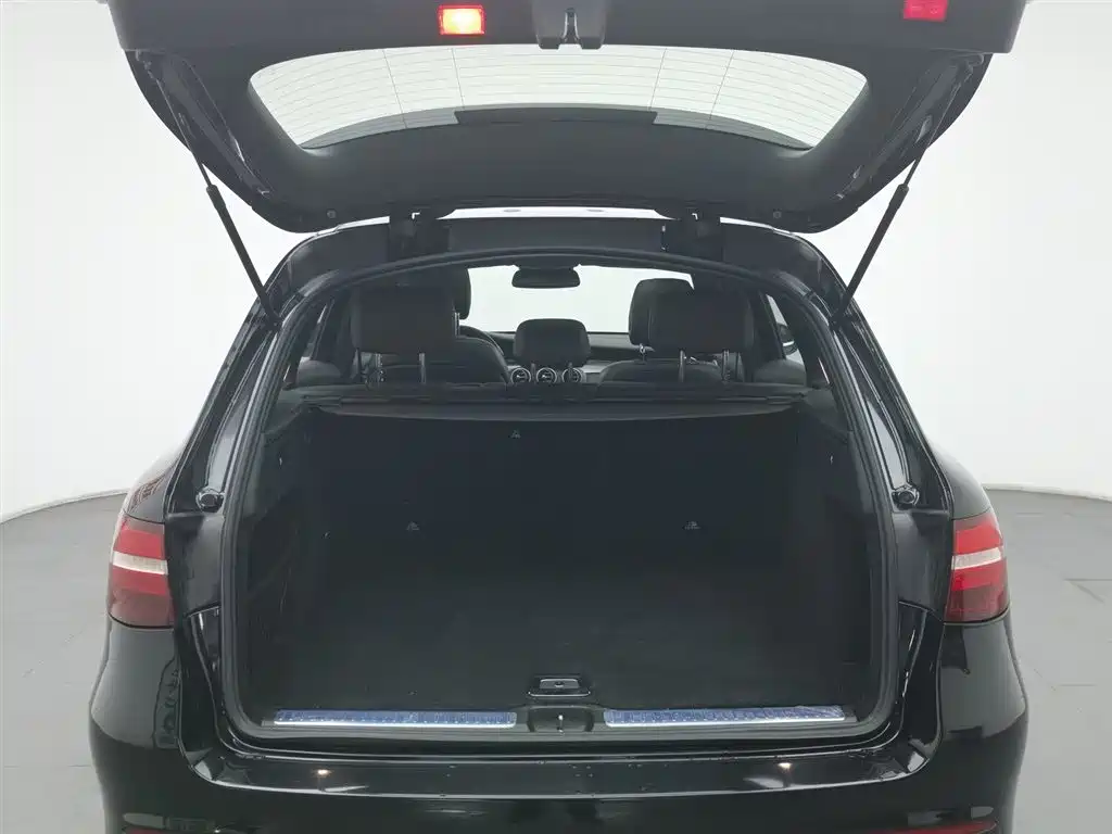 Mercedes-Benz GLC 2018 Facelift GLC 300 4MATIC Dynamic фото 16