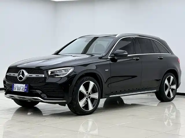 MERCEDES-BENZ GLC