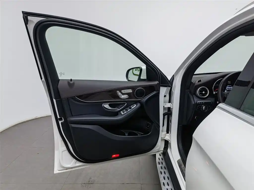 Mercedes-Benz GLC 2019 GLC 260 4MATIC Luxury фото 8