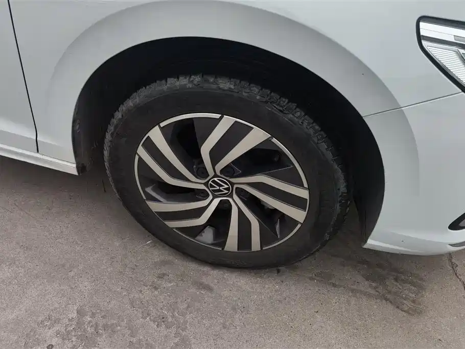 Volkswagen Bora 2023 200TSI DSG Yuexing Edition фото 6