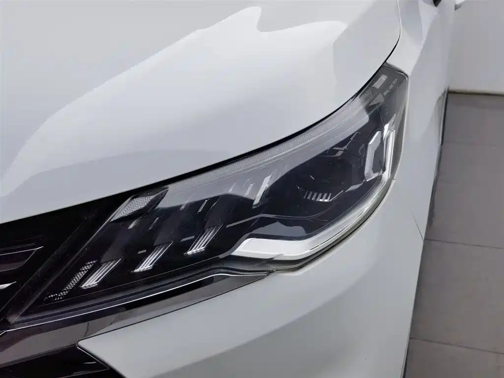 SAIC Maxus Maxus G50 2019 1.5T Debut Automatic Luxury Edition 7-seater фото 7
