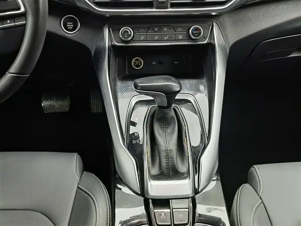 SAIC Maxus Maxus G50 2019 1.5T Debut Automatic Luxury Edition 7-seater фото 13