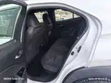 Фото 7 - Lexus UX