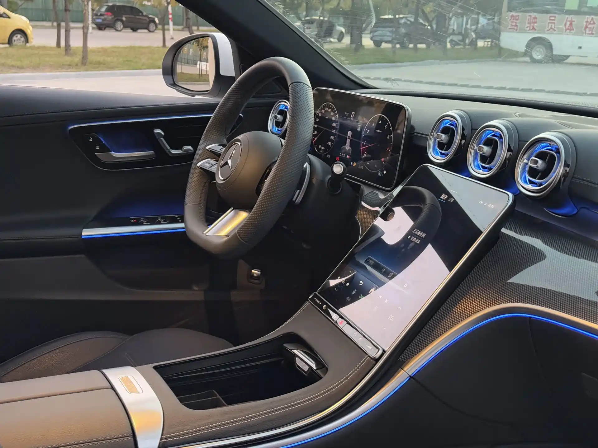 Фото 13 - Mercedes-Benz C-Class