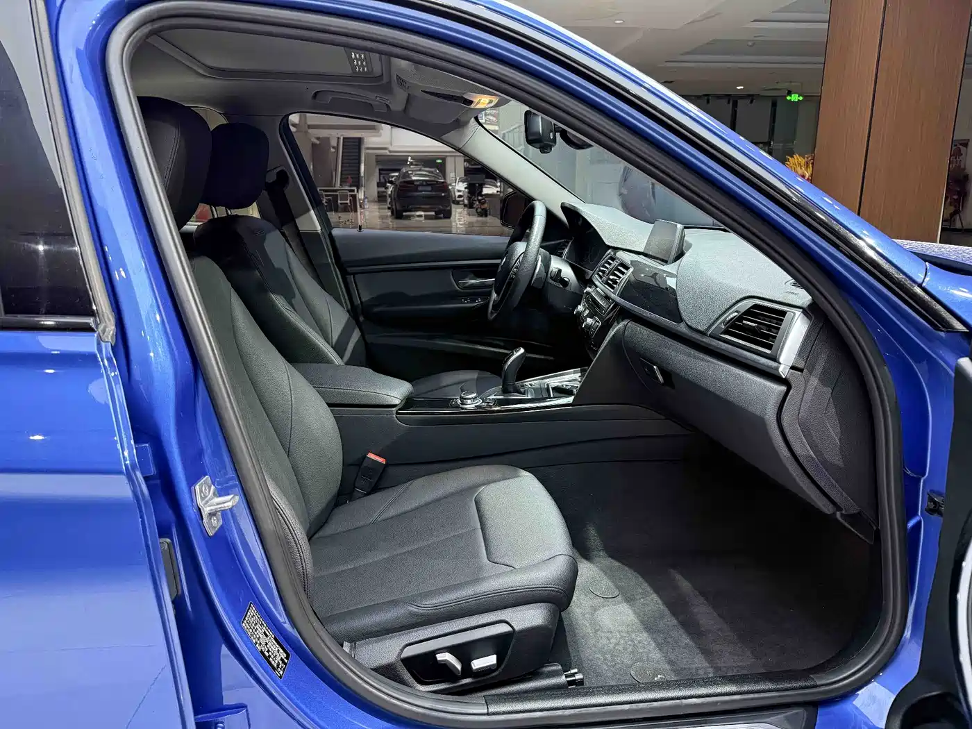 BMW 3 Series 2017 320Li M Sport фото 8