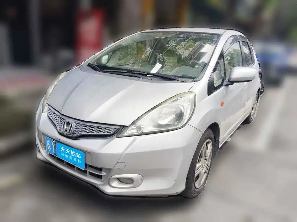 Фото 1 - Honda Fit
