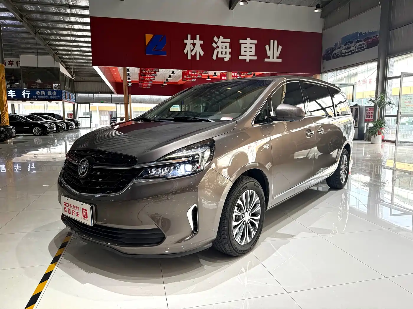 Buick GL8 2021 Land Business Class 652T Luxury фото 3