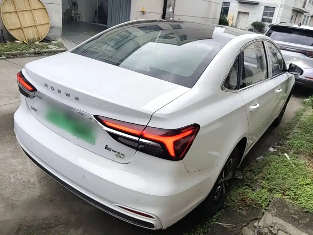 Фото 7 - Roewe i6 MAX EV