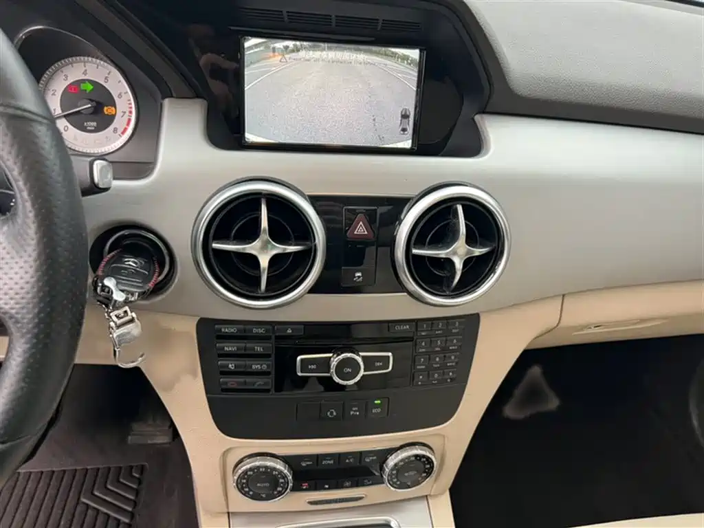 Mercedes-Benz GLK-Class 2015 GLK 260 4MATIC Dynamic Ultimate Edition фото 16
