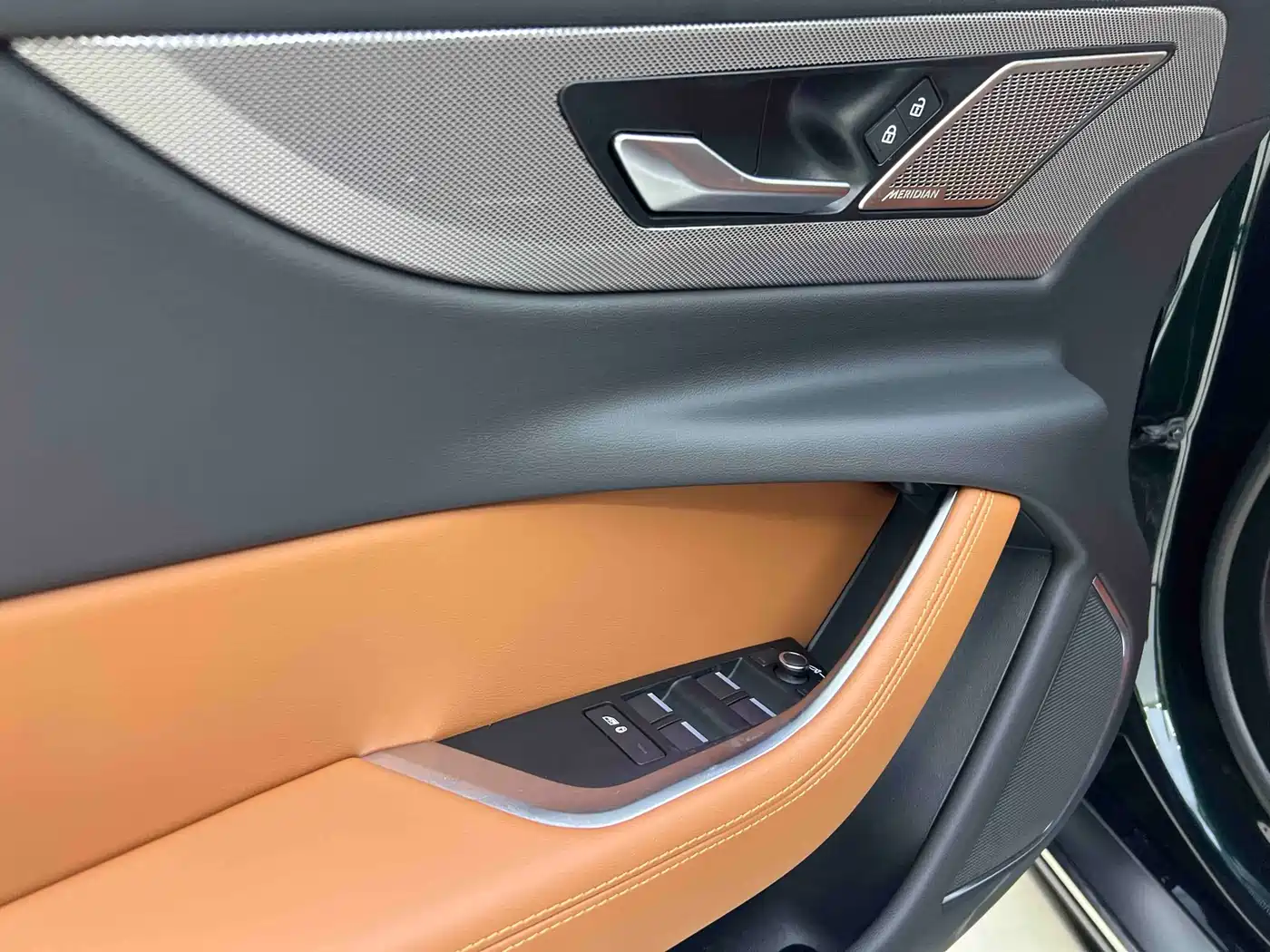 JAGUAR XEL
