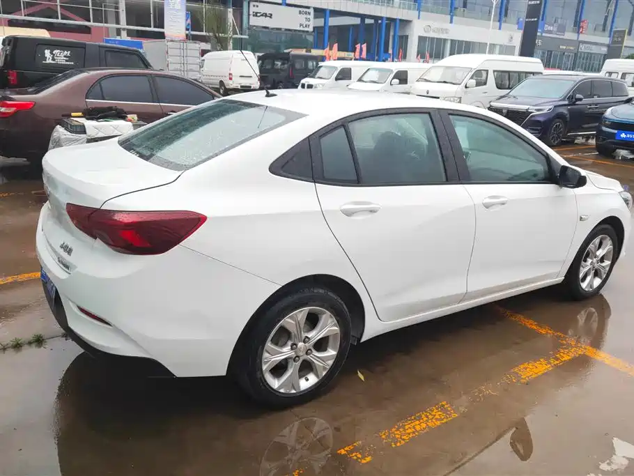 Chevrolet Cavalier 2020 325T Automatic Joy Edition фото 3