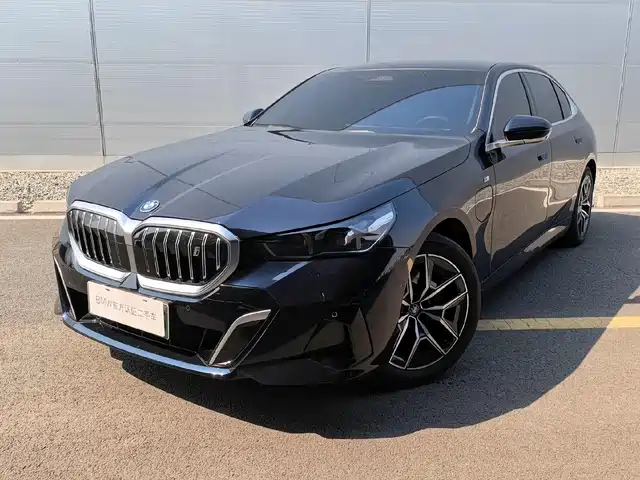 BMW I5