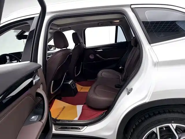 BMW X1 2022 sDrive25Li Leading фото 19