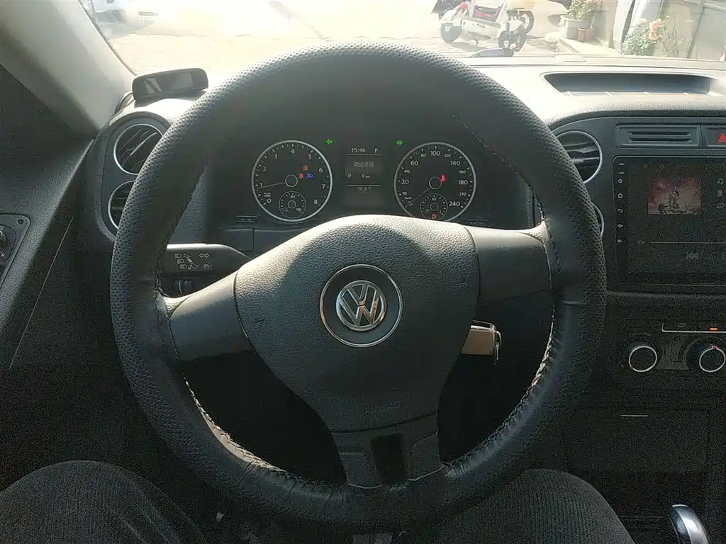 Volkswagen Tiguan 2015 1.8TSI Automatic 2WD Trendline фото 11