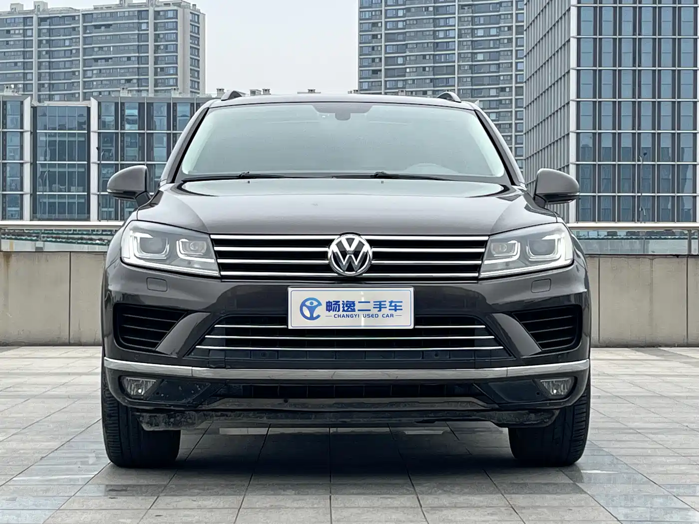 VOLKSWAGEN TOUAREG
