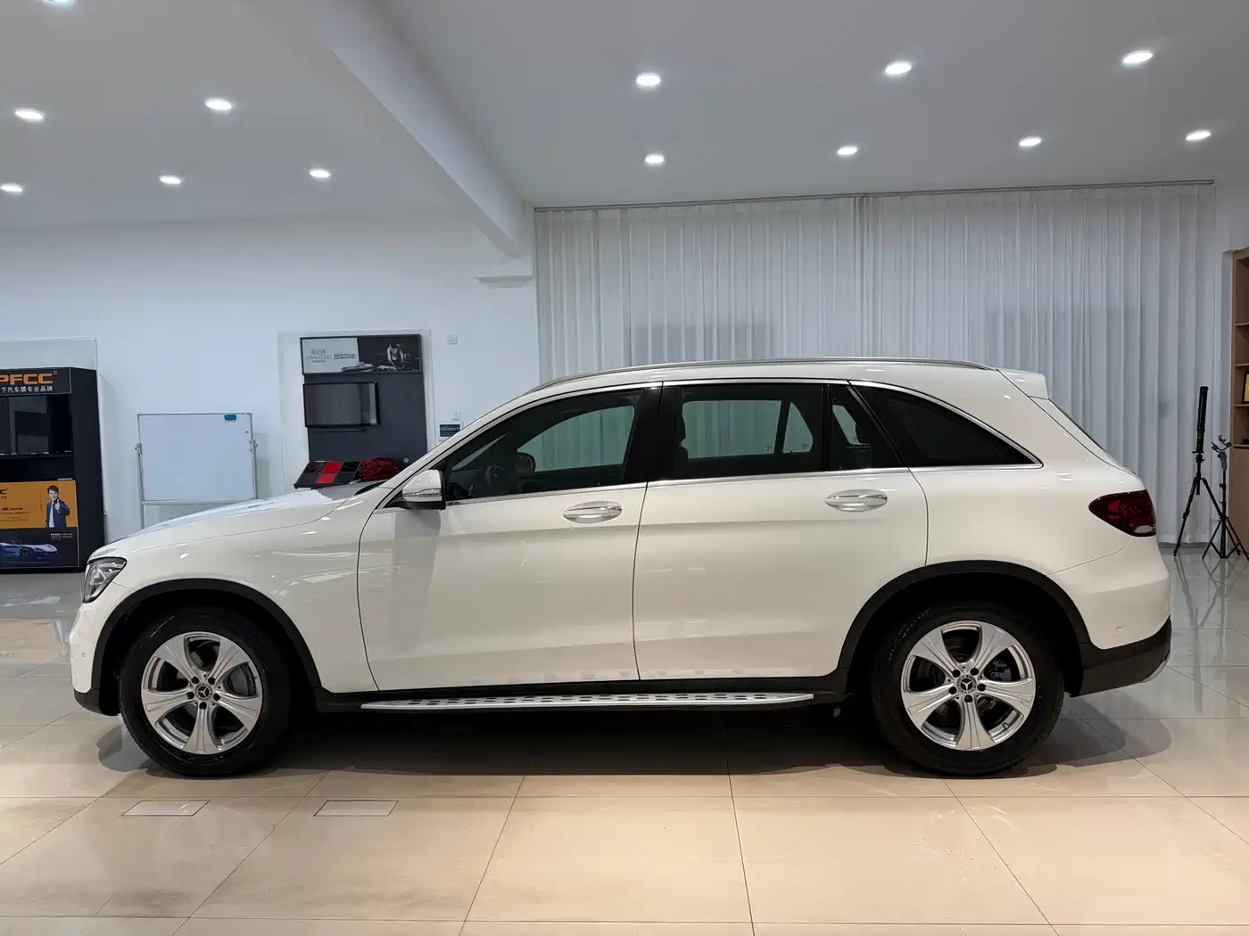 Mercedes-Benz GLC 2020 GLC 260 L 4MATIC Dynamic фото 5