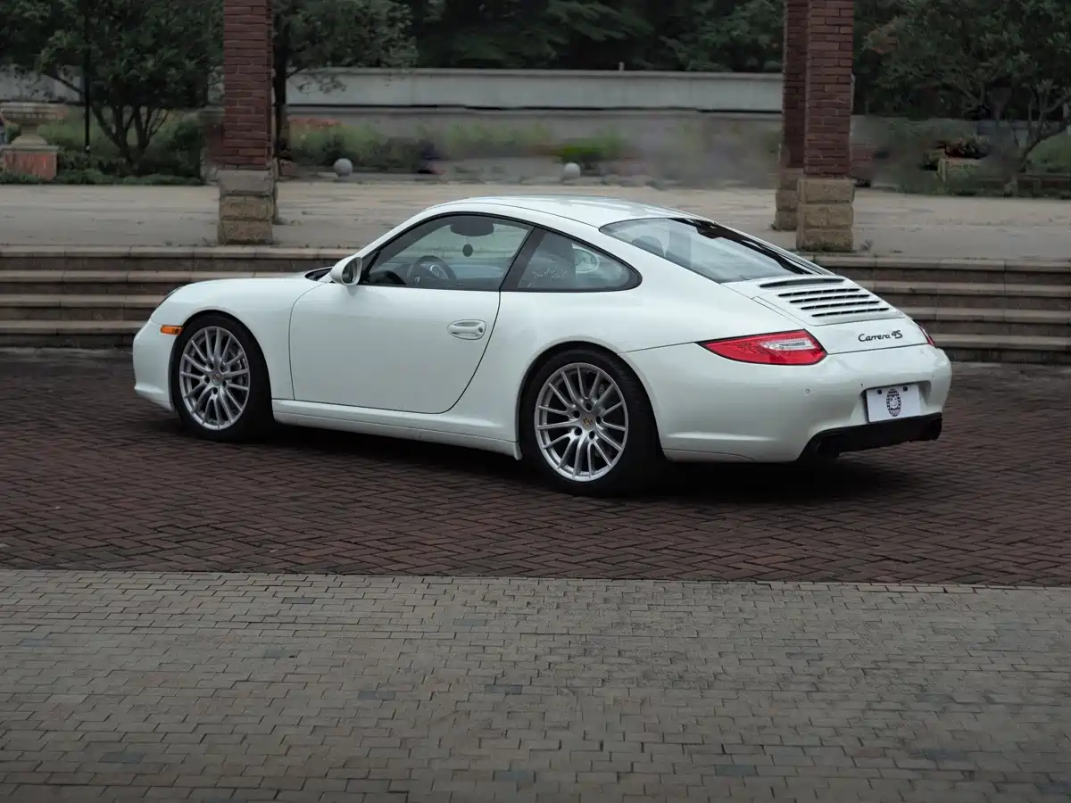 Porsche 911 2010 Carrera 4S 3.8L фото 2