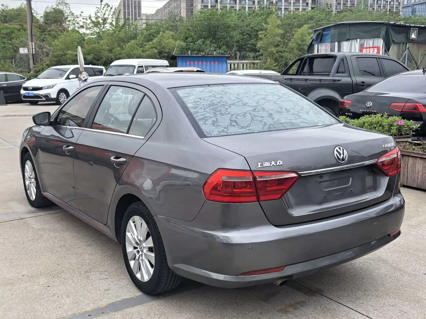 Volkswagen Lavida 2013 Facelift Classic 1.6L Automatic Comfort фото 12