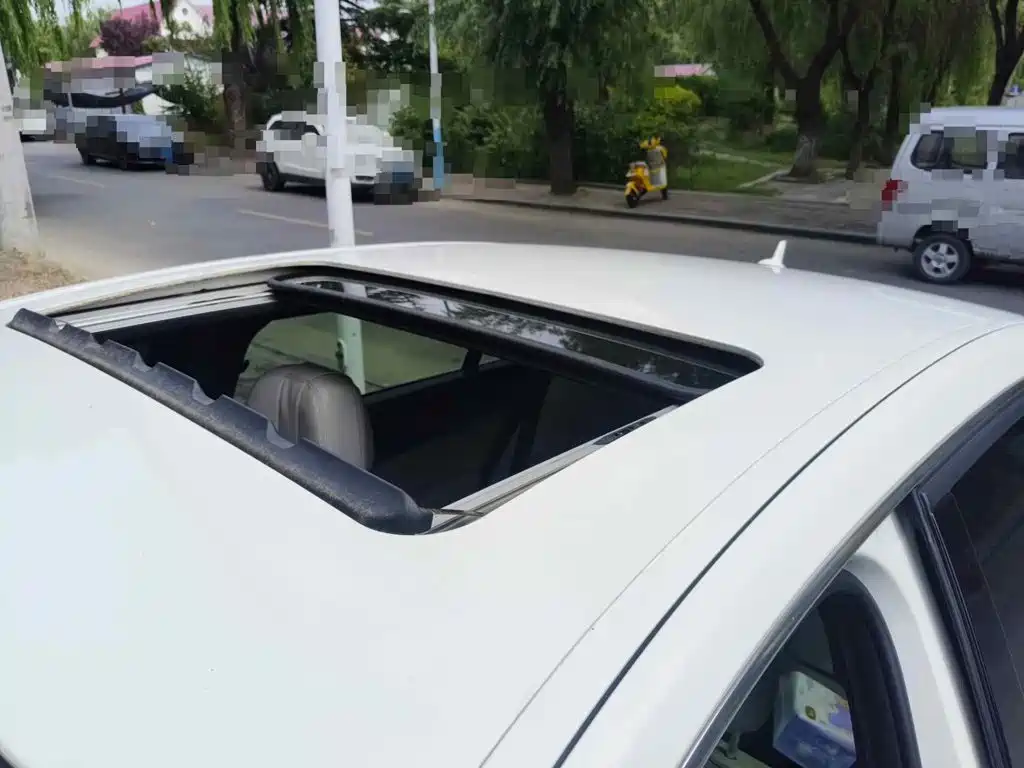 Photo 5 - Mercedes-Benz E-Class