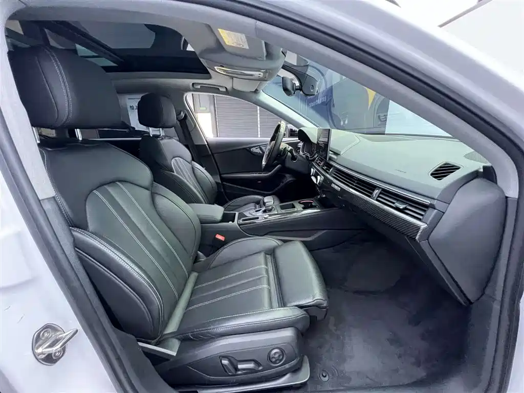 Audi A4L 2022 40 TFSI Luxury Dynamic фото 18