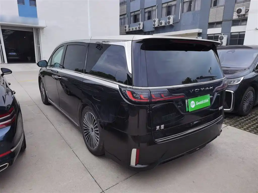 Voyah Auto Voyah Dreamer 2025 PHEV AWD Flagship Qian Kun Edition фото 23
