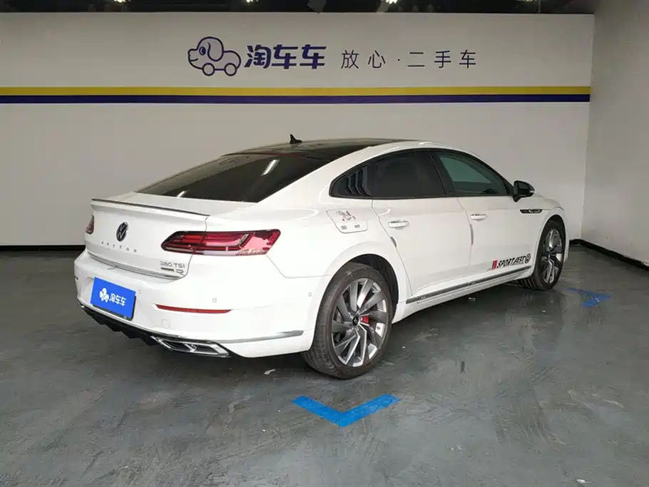Volkswagen FAW-Volkswagen CC 2021 380TSI Eye-catching Edition 30th Anniversary фото 3