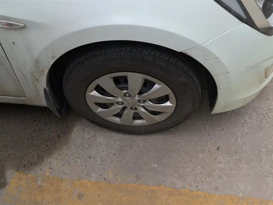 Hyundai Verna 2016 1.4L Manual Fashion GS фото 6