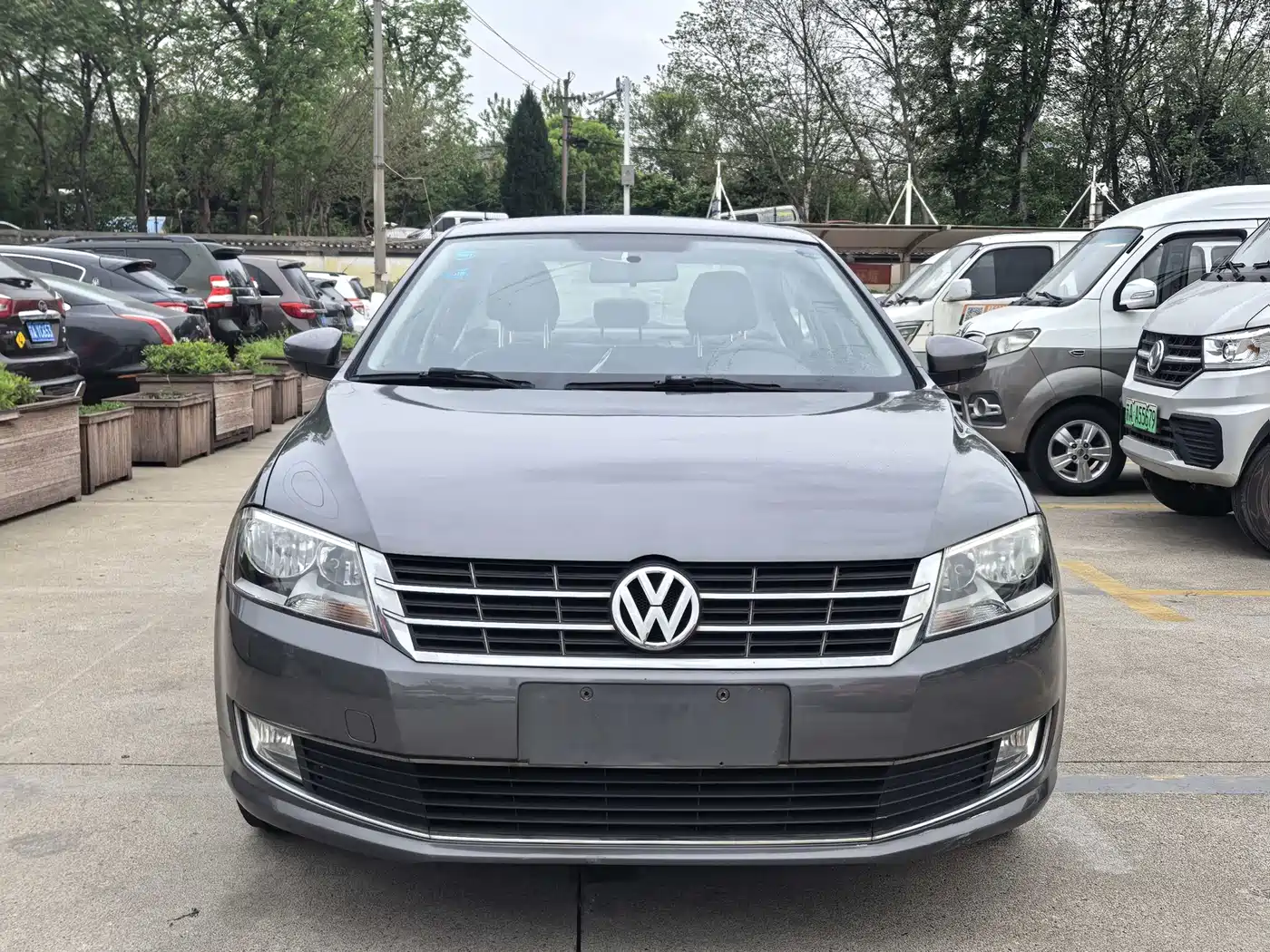 Volkswagen Lavida 2013 Facelift Classic 1.6L Automatic Comfort фото 2