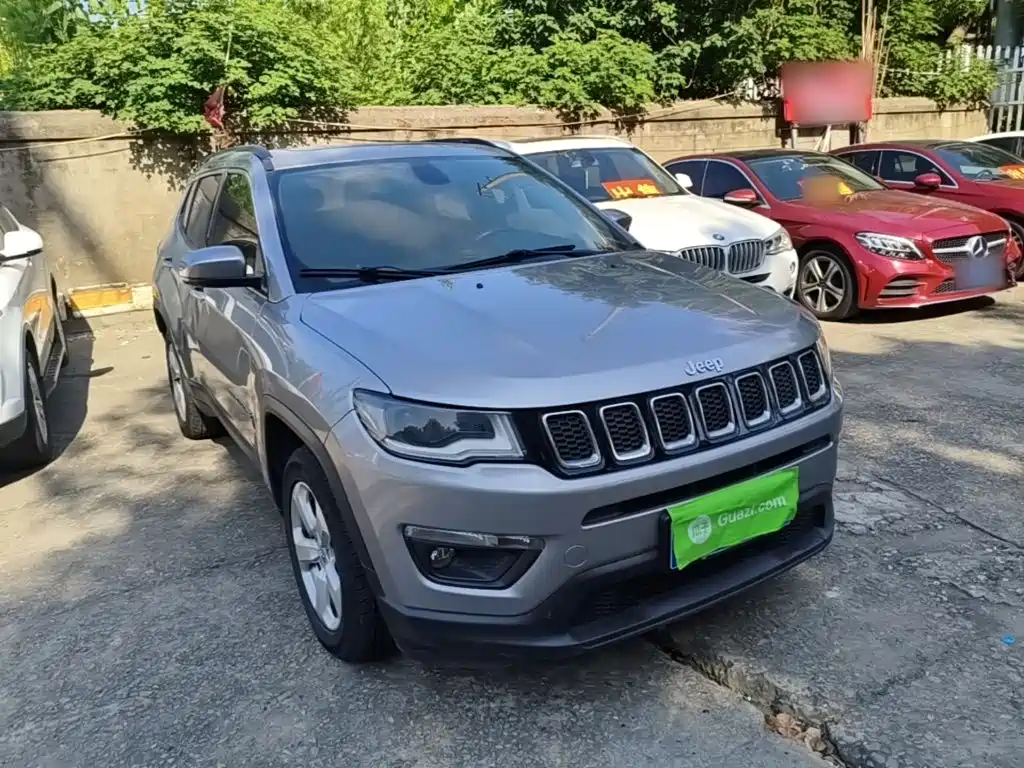 Фото 4 - Jeep Compass