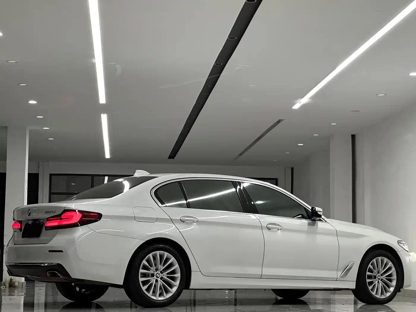 BMW 5 Series 2021 525Li Luxury Package фото 11
