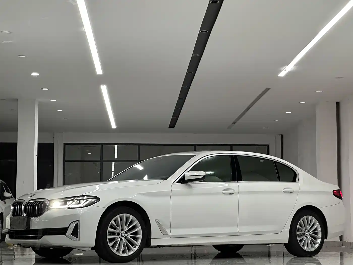 BMW 5 Series 2021 525Li Luxury Package фото 6
