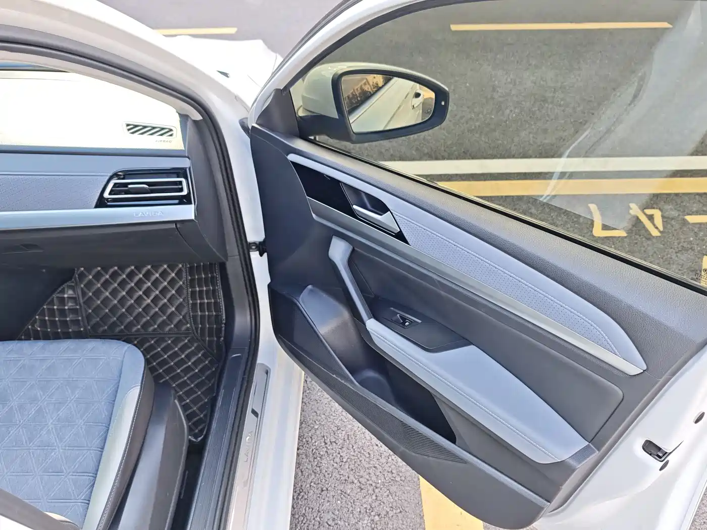 Volkswagen Lavida 2023 280TSI DSG Comfort Edition фото 17