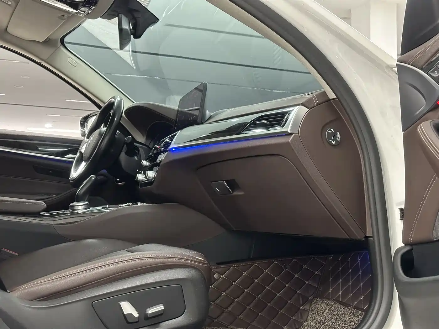 BMW 5 Series 2021 525Li Luxury Package фото 9