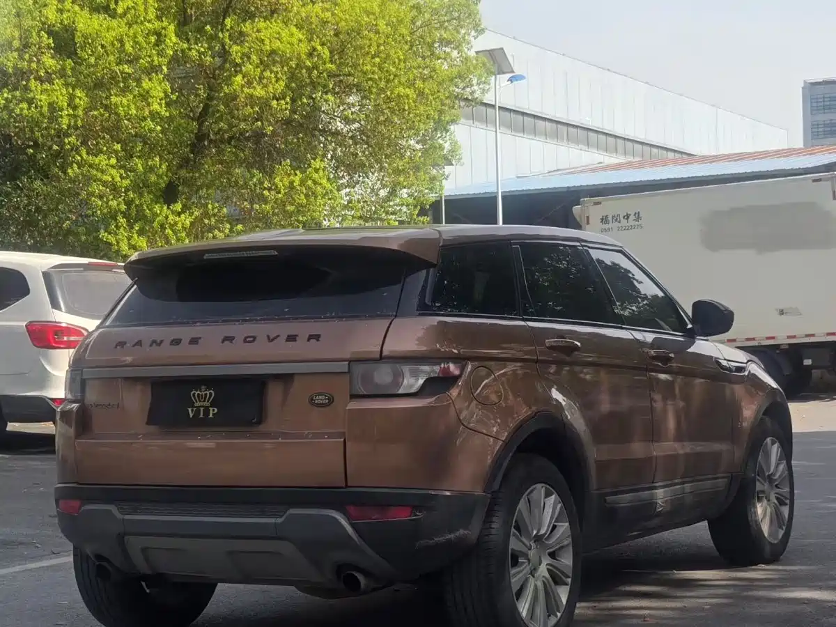 Land Rover Range Rover Evoque 2015 2.0T 5-Door Intelligent Edition фото 9