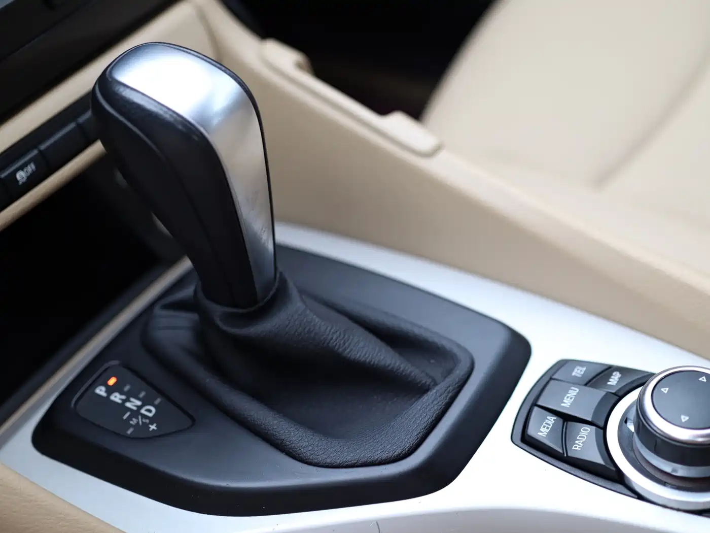 BMW X1 (Import) 2012 sDrive18i Luxury фото 9