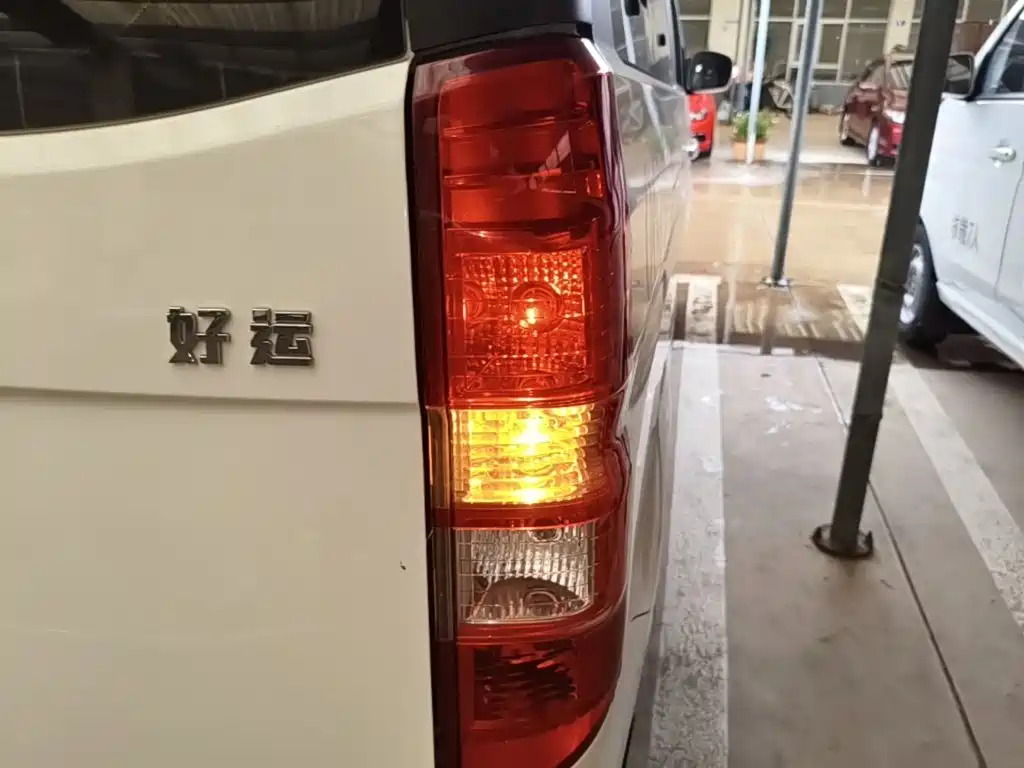 SRM Xinyuan Good Luck 2024 2023 Standard Passenger Vehicle