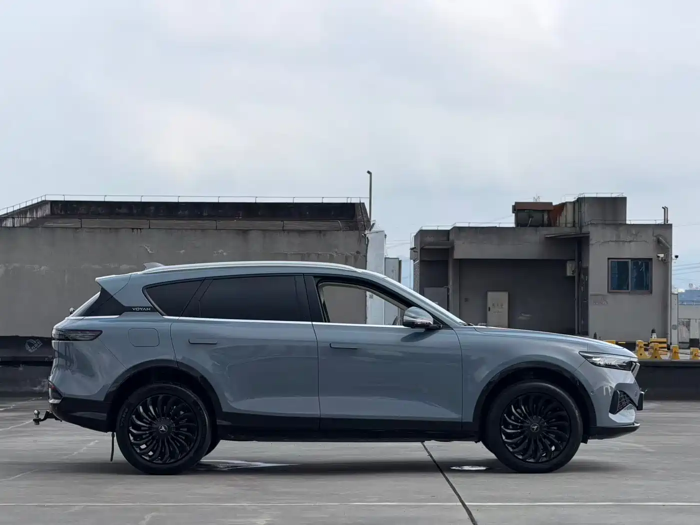 Voyah Auto VOYAH FREE 2021 AWD Standard Range Extender Exclusive Luxury Package фото 4