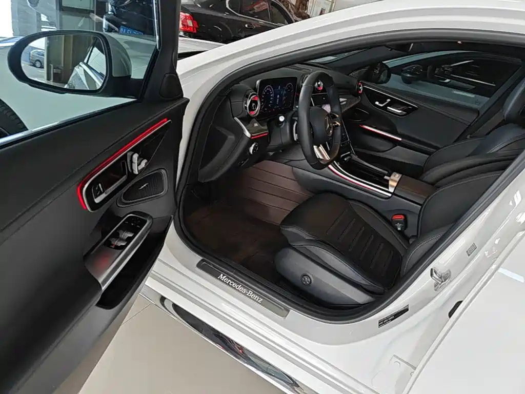 Фото 16 - Mercedes-Benz C-Class
