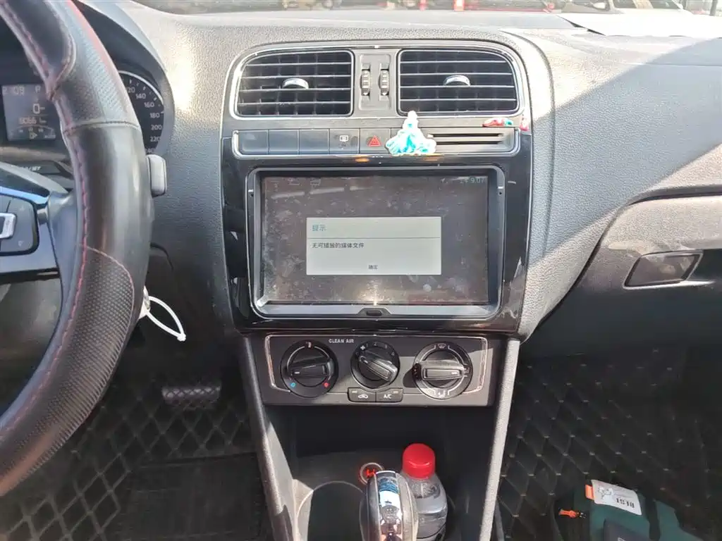 Volkswagen Polo 2016 1.6L Automatic Comfort фото 9