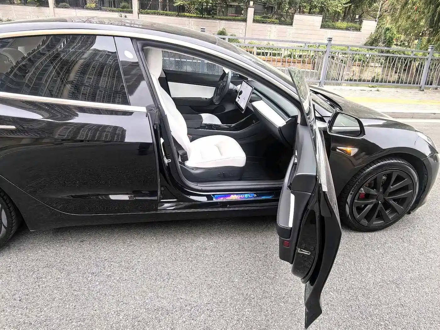 Фото 9 - Tesla Model 3