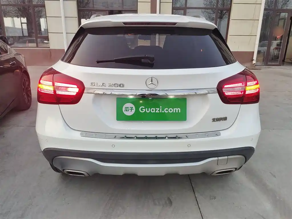 Mercedes-Benz GLA 2017 GLA 200 Dynamic фото 6