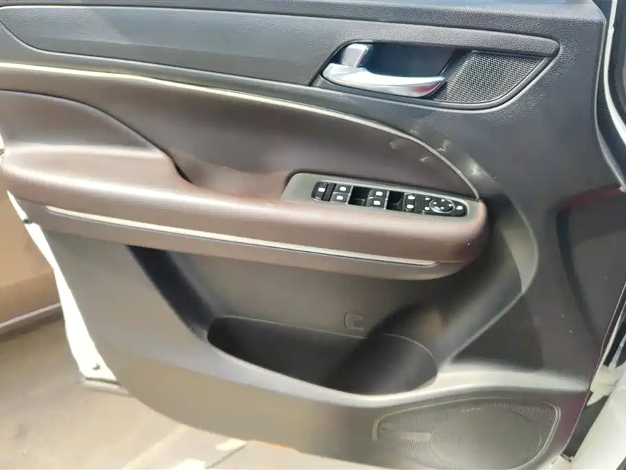 GAC Trumpchi Trumpchi M6 2021 270T DCT Luxury Edition (7-seater) фото 7