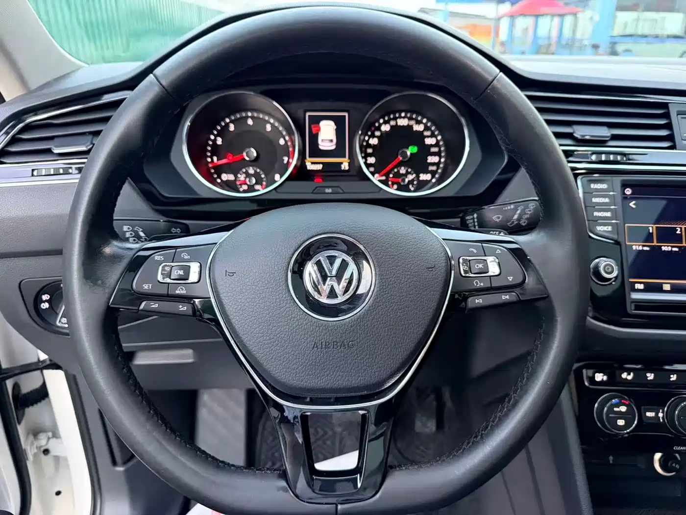 Volkswagen Tiguan L 2018 330TSI Automatic 2WD Flagship Edition фото 5