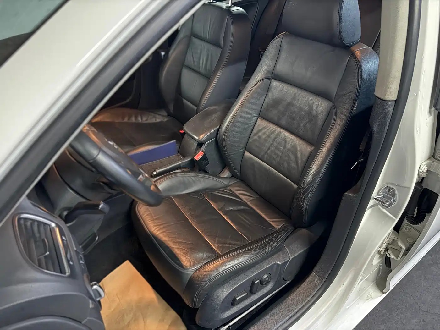 Volkswagen Golf (Import) 2011 Model 1.4TSI Luxury Touring фото 9