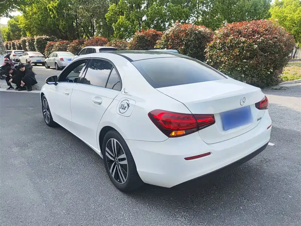 Mercedes-Benz A-Class 2021 A 180 L фото 5